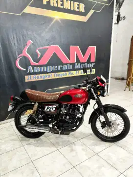 Kawasaki W175 cafe series Th 2019 Red candy cakep