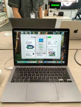 Macbook air M1 13inch  garansi resmi aplle