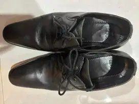 Sepatu Pantofel Bonia