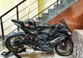 Kawasaki Ninja ZX25r Non ABS