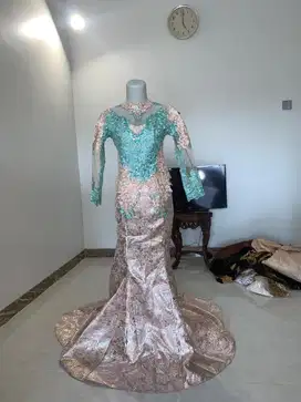 kebaya  dan rok