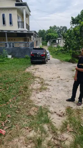 Tanah komercil balam untuk komercil