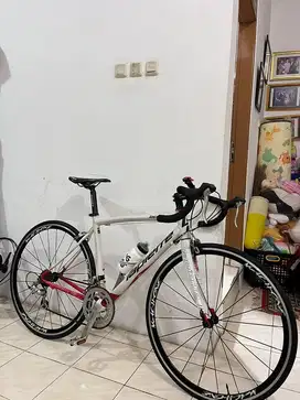 Dijual roadbike La pierre audacio 200