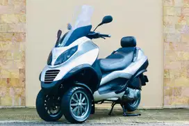 Piaggio vespa MP3ei 2008 siap gas istimewa