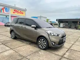 TOYOTA SIENTA V 1.5 AT 2017
