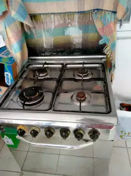 Kompor 4 Tungku & Oven, Modena