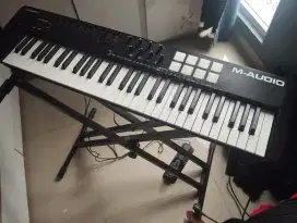 Midi Controller M-Audio Oxygen 61 + Bonus