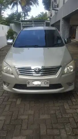 Innova V matic bensin tahun 2010