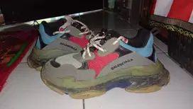 Balenciaga size 42 no box