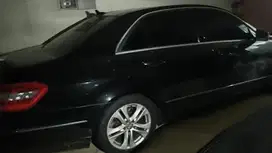 Mercedes-Benz E300 2011 Bensin