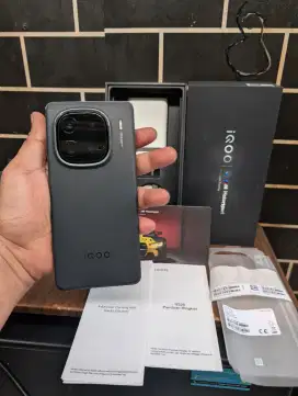 iQoo 12 5G Ram 16/512Gb Normal Bisa Tuker Tambah