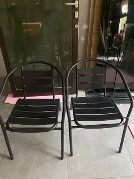 Meja dan kursi resto