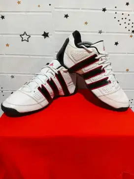 Adidas Vintage size 44 insole 28 cm