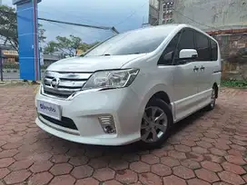 DP RENDAH - Nissan Serena 2.0 Highway Star Bensin-AT 2013