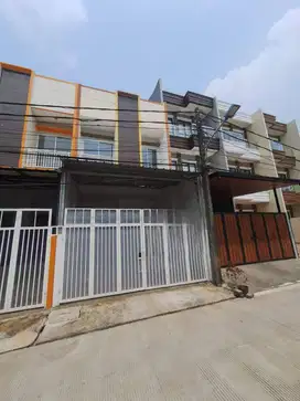 Dijual rumah di Taman Ratu 5x18 jalan lebar lokasi strategis