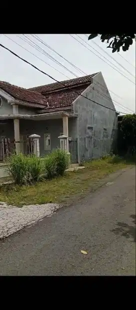 Di Jual Gudang beserta Rumah SHM