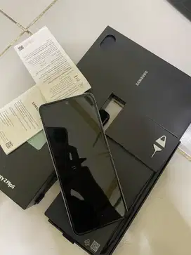 Samsung Z Flip 5 RAM 8/256gb