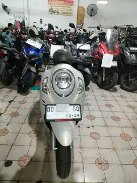 Honda scoopy 110 cc 2024 putih