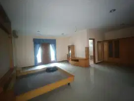 Rumah lux semi furnished sayap gatot subroto sewa murah
