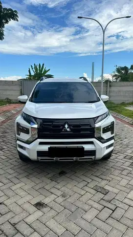 JUAL CEPAT XPANDER CROSS PREMIUM 2023 km 36rb pemakaian pribadi