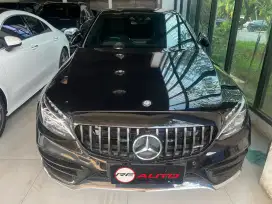 Mercedes Benz C300 2.0L AMG Line 2017