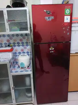 Kulkas 2 pintu merwk sharp