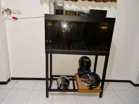 Dijual aquarium masih baik komplit dengan mesinnya.