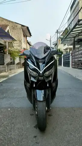 Di jual motor Xmax 2021 hitam