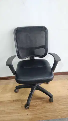 KURSI STAFF ZUAN