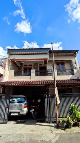 dijual rumah cantik 2 lantai di harapan baru 1 bekasi