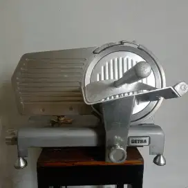 Meat slicer semi otomatis Getra