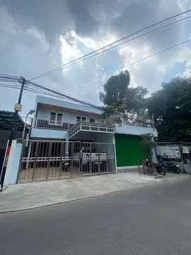 Rumah  Bonus Ruko di Matraman Jak Tim