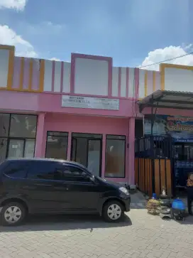 Dijual cepat murah ruko Swan Menganti Park Gresik Blok D2 jalan masuk