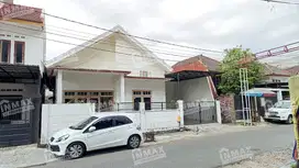 RUMAH SIAP HUNI BERSIH DAN TERAWAT DEKAT JALAN RAYA LANGSEP MALANG