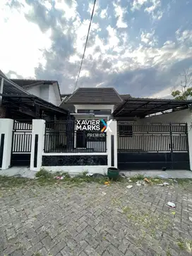 Dijual Rumah Semi Furnish Terawat di Jalan Bunga-bunga Malang