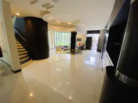Jual Rumah Hook 2,5 Tingkat Full Furnish di Komplek Taman Malibu Indah