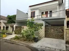 JUAL CEPAT RUMAH 2 LANTAI  TERAWAT DI CLUSTER ASRI DI CITRA RAYA