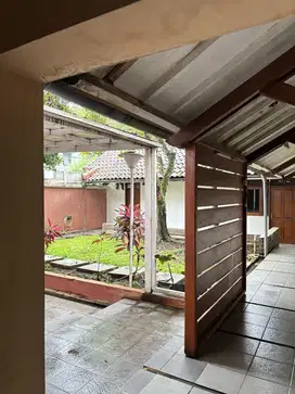 Jual Rumah di komplek Cipaganti pasteur dekat hasan sadikin samping wh