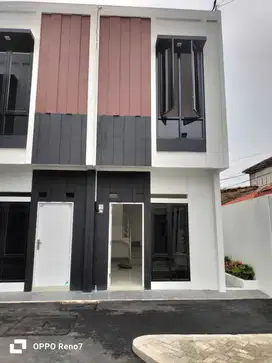Rumah 2 Lantai didalam Gang dijalan Utan Kayu Matraman Jakarta Timur