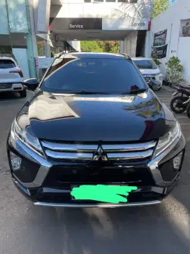 Dijual mobil tangan pertama KM 31rb sangat mulus dan ori