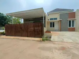 RUMAH DIJUAL 500JUTA   TANAH LUAS AKSES 2 MOBIL  8 MNT KE TOL JATIASIH