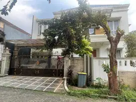 Rumah Hoek 2lt Ada Kolam Renang di Modern Hill, 17 Menit Ke Tol Limo