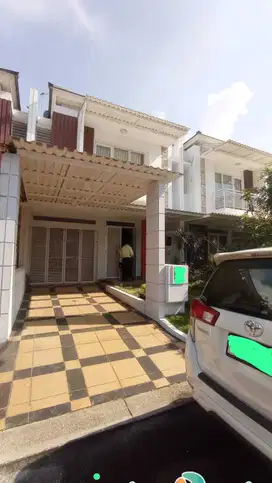 Disewakan rumah 2 lantai siap huni di summarecon bekasi