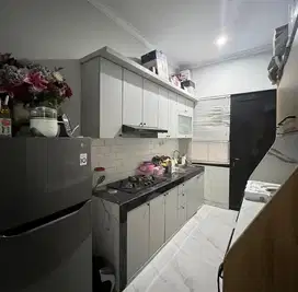 Sewa Rumah Mewah Semi Furnished 2 Lantai di Jagakarsa – Kolam Renang