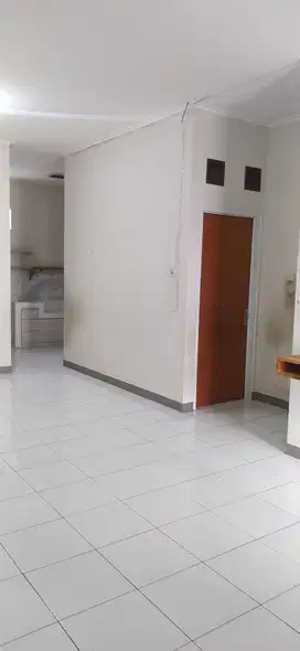 Di Jual Rumah Siap Huni Taman Kopo Ketapang