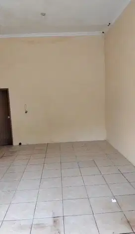 Disewakan Kios Strategis di Area Kampus Solo