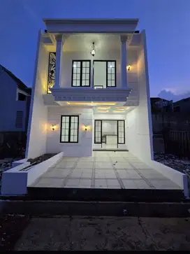 Rumah Bergaya Classic dalam Cluster Besar Dekat Tol Tanah Baru Depok