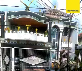 Dijual Rumah 2 lantai SHM di Rungkut Asri Utara Surabaya