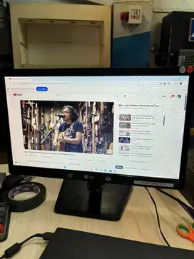 monitor KOMPUTER/CCTV LG 20inch muluuss mantapss