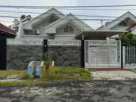 Disewakan Rumah Dharmahusada Permai